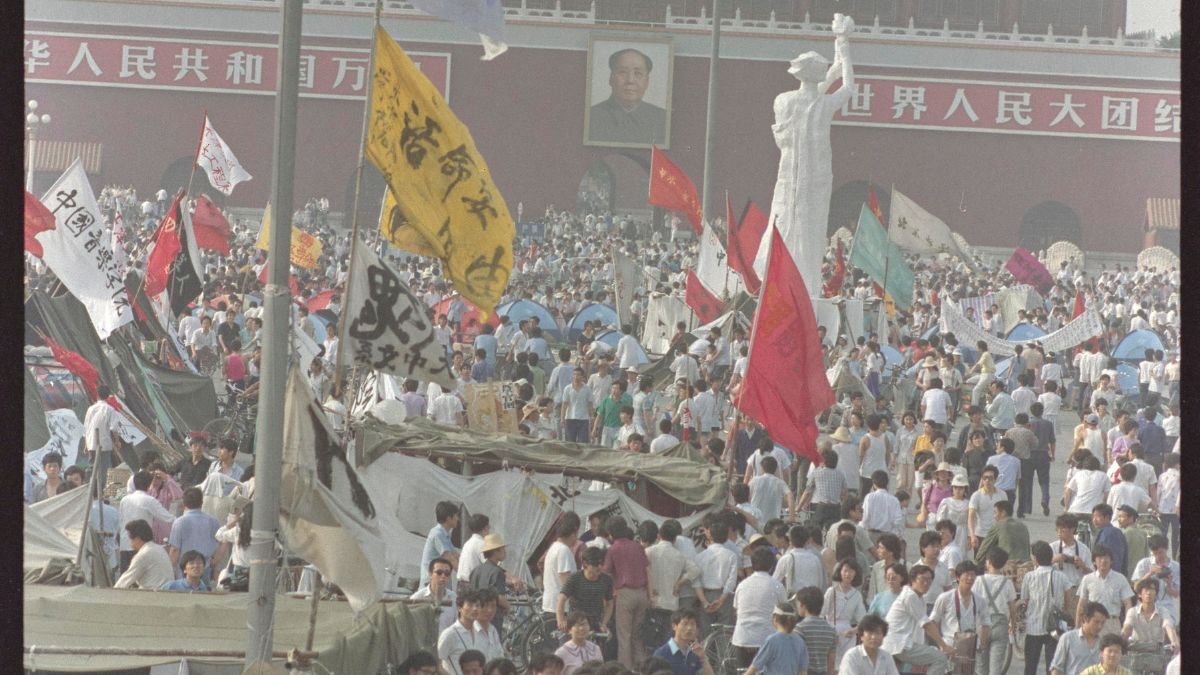 Thousands flock to Tienanmen Square June 4, 1989. File Image/Reuters Thousands flock to Tienanmen Square June 4, 1989. File Image/Reuters