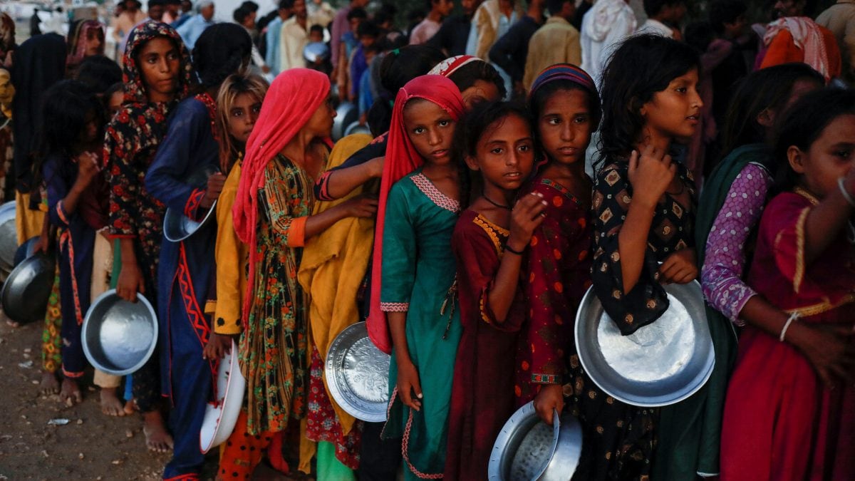 Pakistan facing acute food shortage, 11 million people at hunger risk: FAO