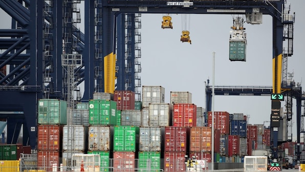 After Trump’s 10% offer, European Union scrambles to escape punitive tariff
