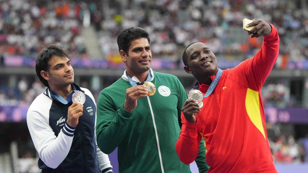 Arshad Nadeem congratulates Neeraj Chopra on 90m mark, sidesteps 'not close friends' remark: 'I stand with Pakistan Army' Arshad Nadeem congratulates Neeraj Chopra on 90m mark, sidesteps 'not close friends' remark: 'I stand with Pakistan Army'