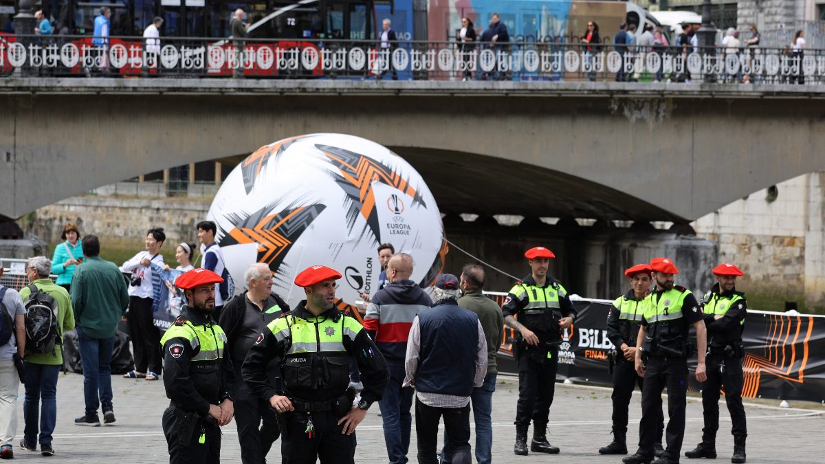 3,000 police officers, fence: How Bilbao is preparing for Europa League final between Man United and Tottenham 3,000 police officers, fence: How Bilbao is preparing for Europa League final between Man United and Tottenham