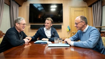 UK Prime Minister Keir Starmer meets with France's President Emmanuel Macron and Germany's Chancellor Friedrich Merz on board a train to the Ukrainian capital Kyiv where all three held meetings with Ukrainian President Volodymyr Zelensky, May 9, 2025. (Photo: Reuters)