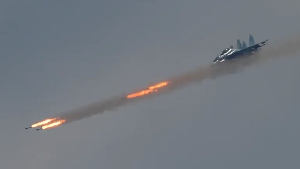 Russia attacked with Kinzhal hypersonic missile, Ukraine destroyed Su-30 fighter jet
