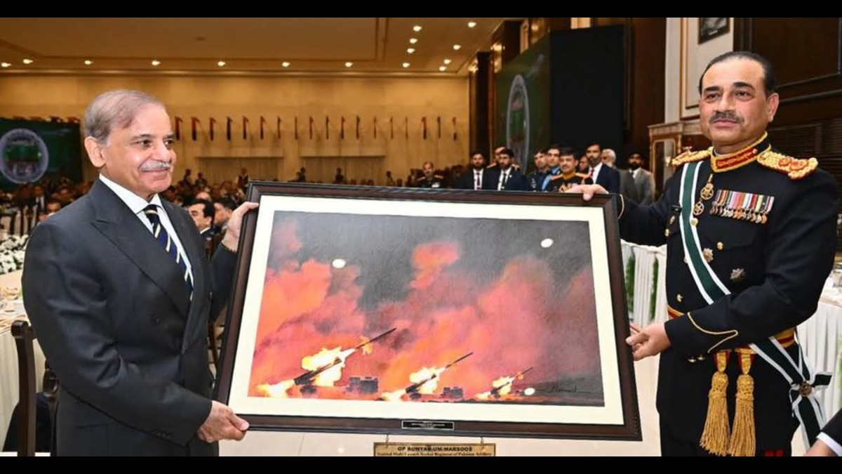 Chinese drill photo as Op Bunyan memento: Pak PM’s gift to army chief leaves netizens in splits Chinese drill photo as Op Bunyan memento: Pak PM’s gift to army chief leaves netizens in splits