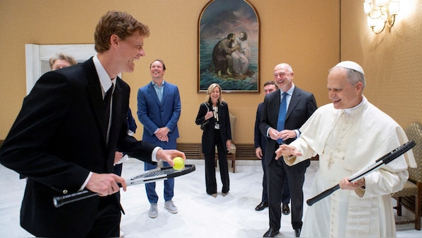 Sinner hears Pope Leo's tennis confession