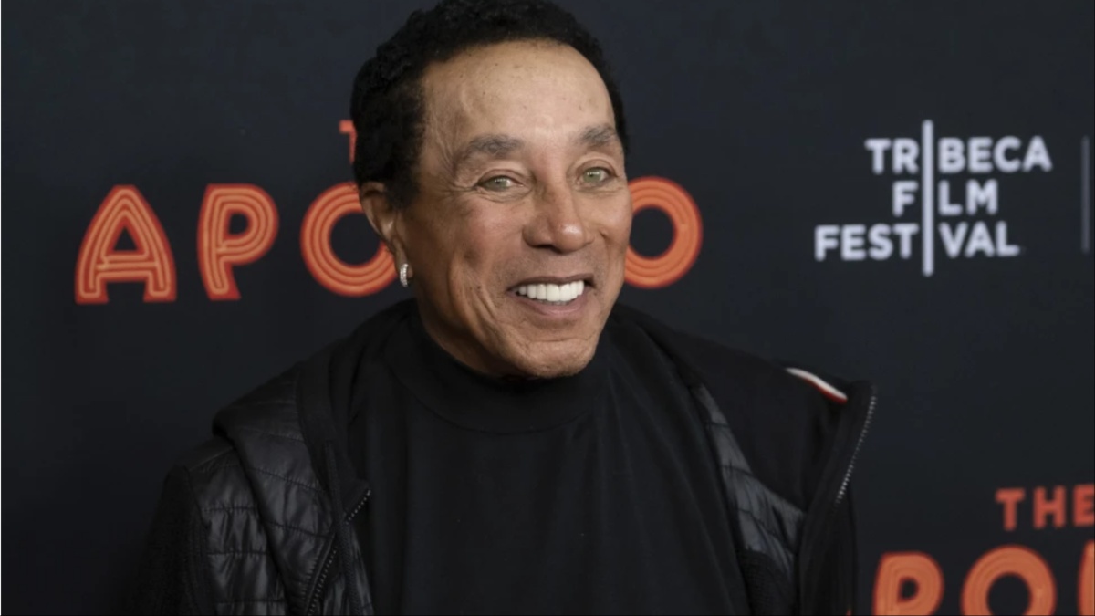Criminal investigation opened in rape and sexual assault allegations against Smokey Robinson Criminal investigation opened in rape and sexual assault allegations against Smokey Robinson