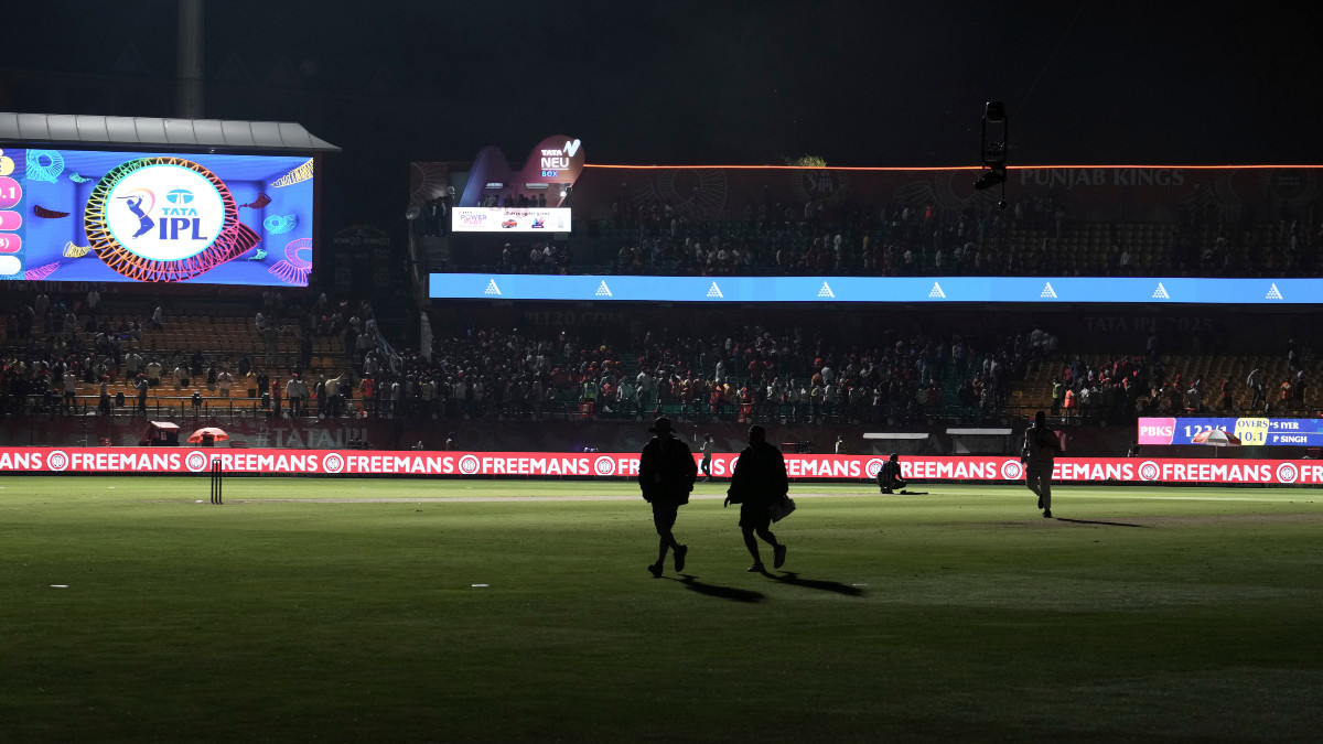 PBKS-DC IPL match in Dharamsala called off midway amid security concerns; ‘significant technical failure’ says BCCI PBKS-DC IPL match in Dharamsala called off midway amid security concerns; ‘significant technical failure’ says BCCI