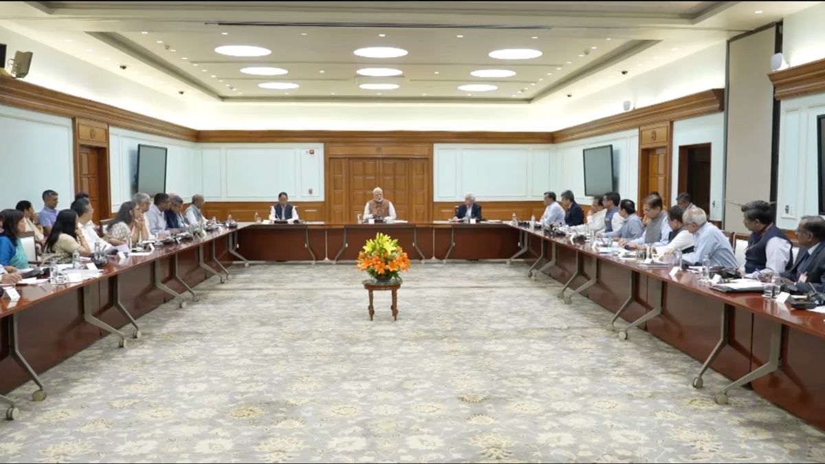 Operation Sindoor LIVE Updates: PM Modi chairs high-level meeting with GoI secretaries Operation Sindoor LIVE Updates: PM Modi chairs high-level meeting with GoI secretaries