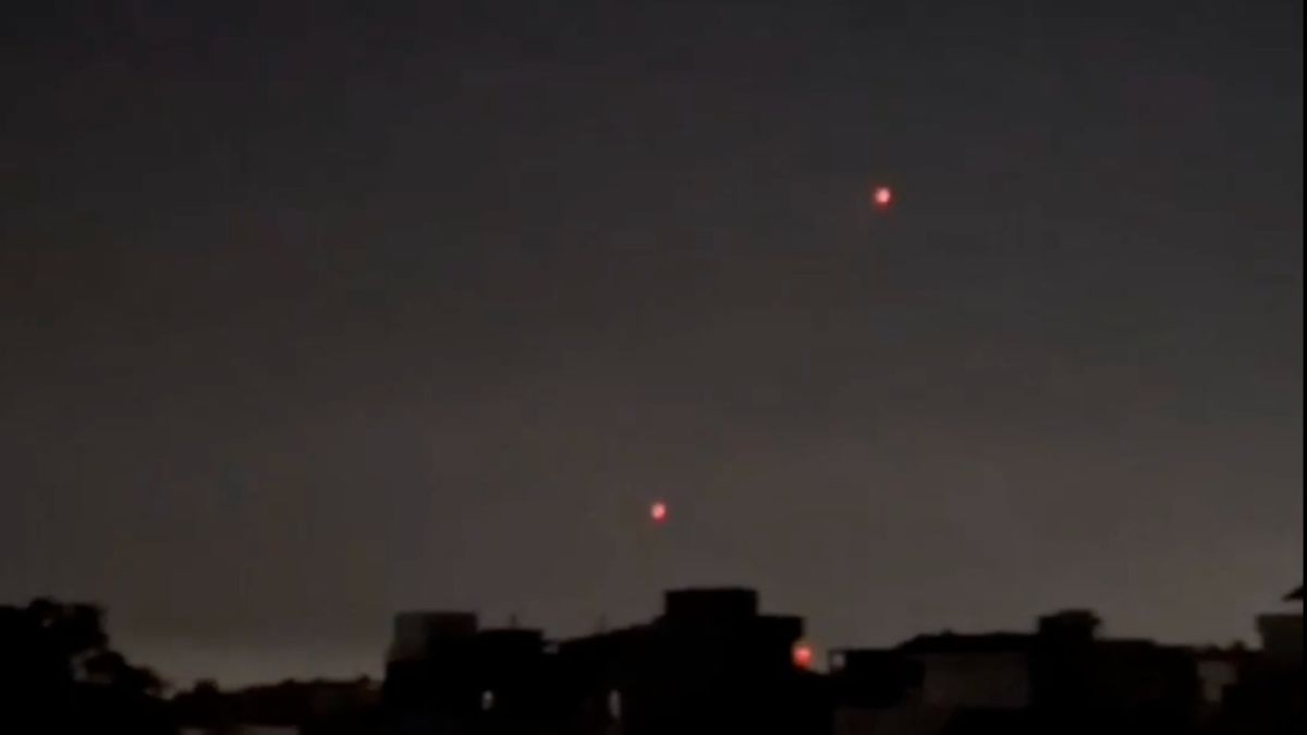 India-Pakistan LIVE Updates: Aerial attacks foiled in Rajasthan's Jaisalmer by air defence systems | WATCH India-Pakistan LIVE Updates: Aerial attacks foiled in Rajasthan's Jaisalmer by air defence systems | WATCH