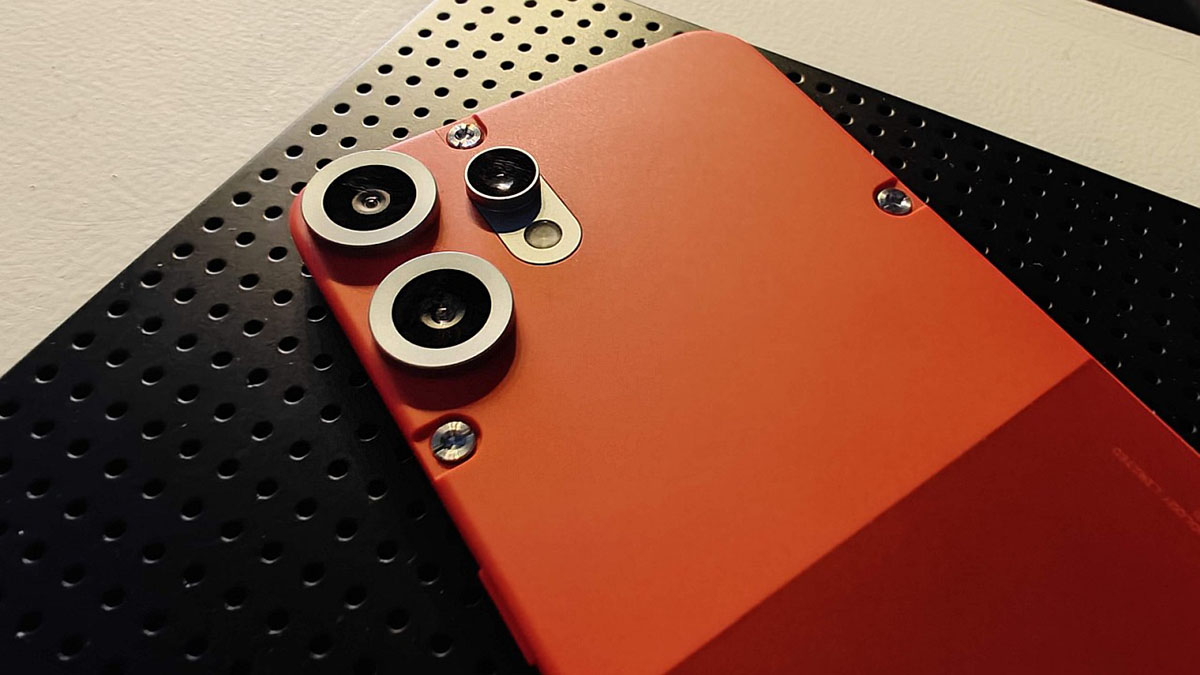 CMF Phone 2 Pro bears the unique design language of its predecessor CMF Phone 2 Pro bears the unique design language of its predecessor