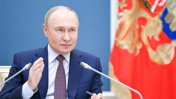 Putin holds talks with Netanyahu, Pezeshkian, offers mediation to prevent escalation