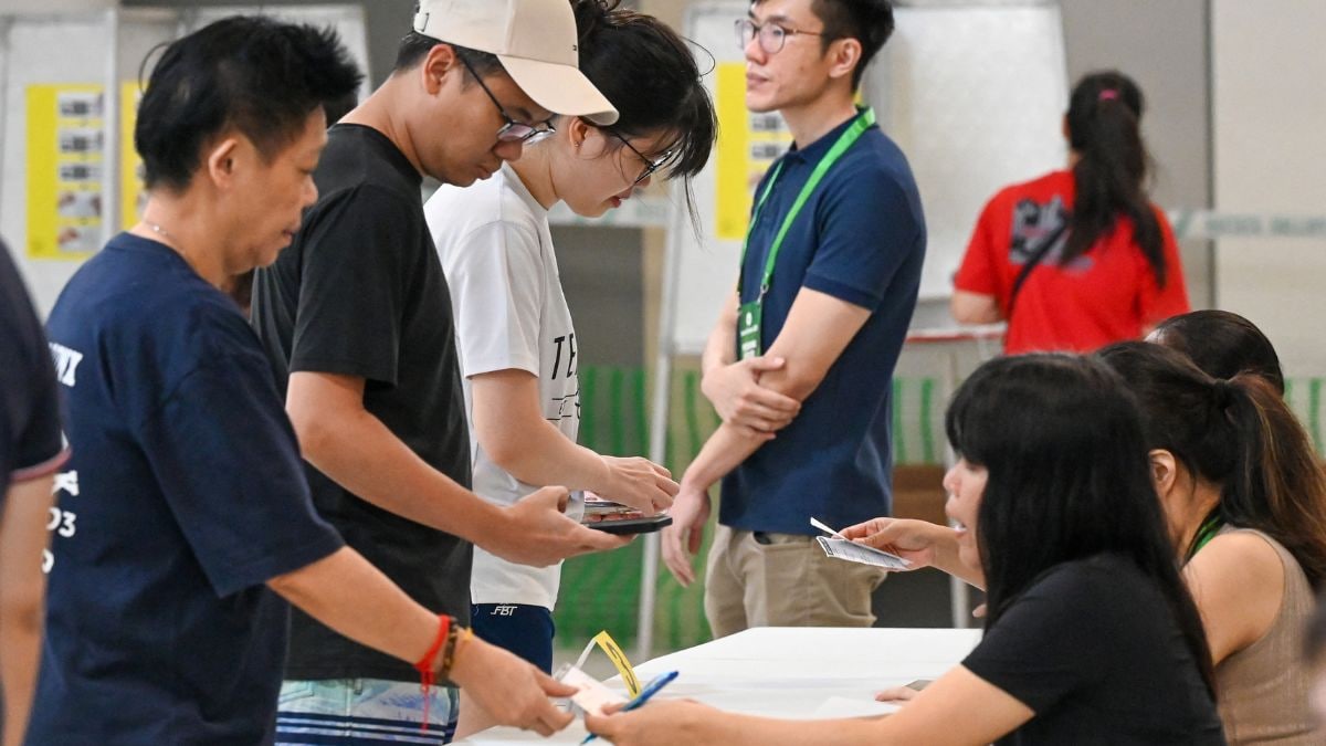Singapore’s PAP heads for 14th straight win, sample vote count shows