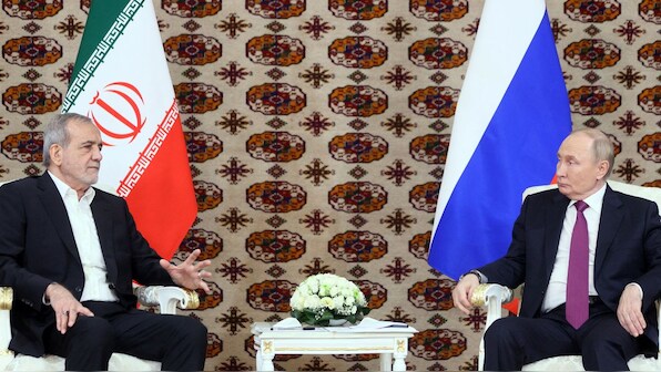 Putin backs 'fair' US-Iran nuclear deal, offers Russia’s help in talks