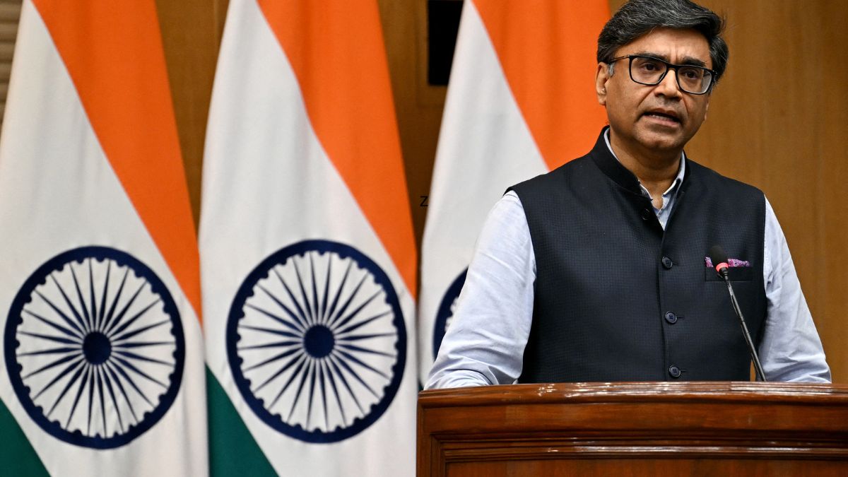 India-Pakistan Tensions LIVE: Pakistan violates ceasefire; MEA says armed forces instructed to respond strongly India-Pakistan Tensions LIVE: Pakistan violates ceasefire; MEA says armed forces instructed to respond strongly