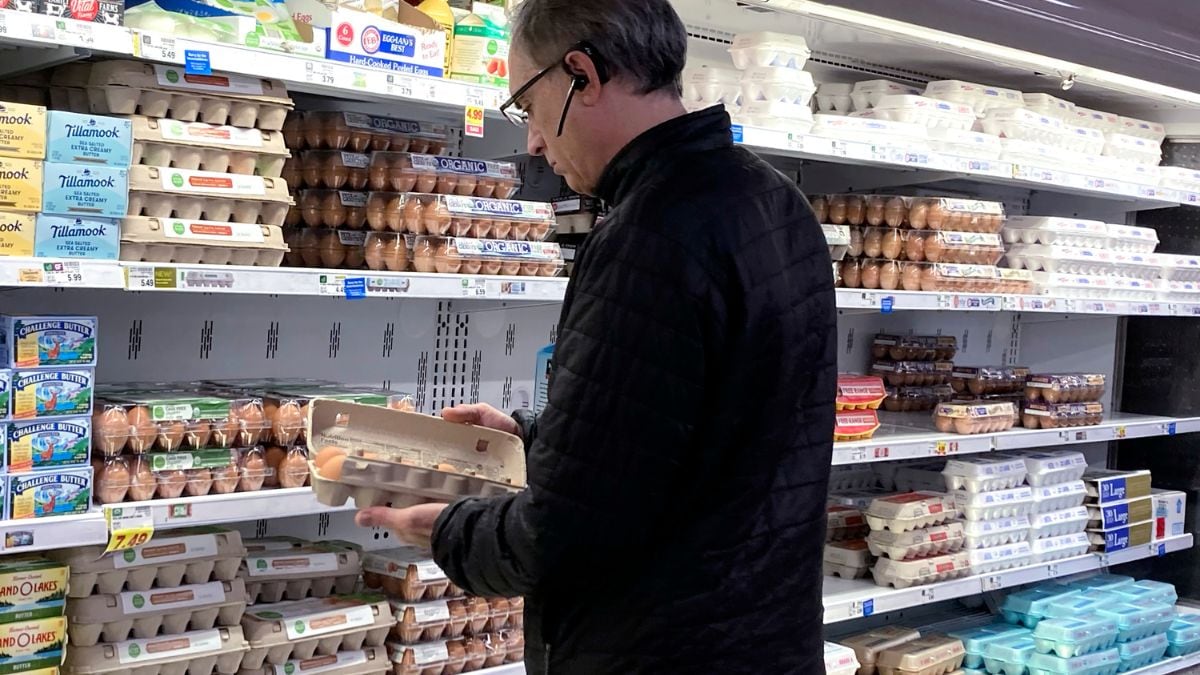 Trump's prediction finally comes true, US egg prices fall but still remain record high