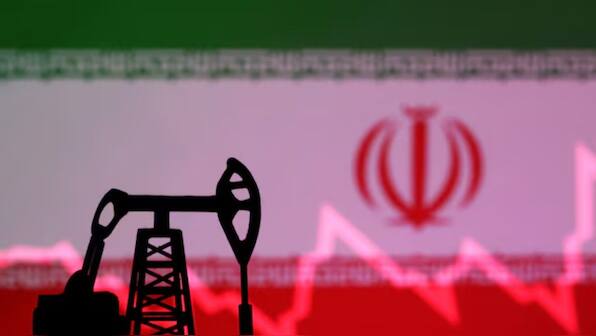 China buys oil from Iran, Trump’s treasury goes after Hong Kong banks for facilitating shipments