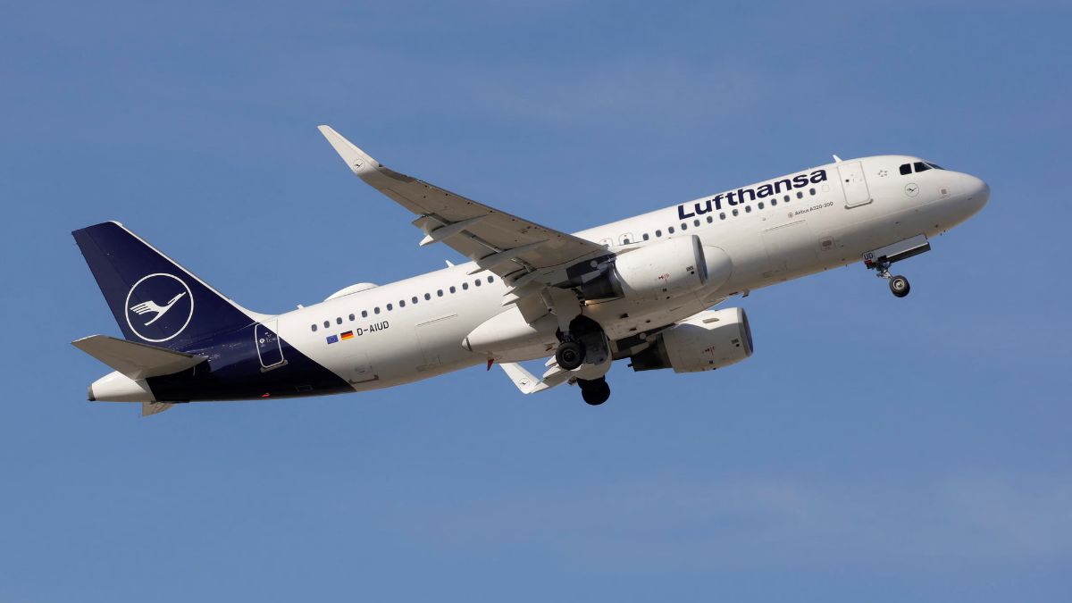 28-year-old Indian stabs teens on Lufthansa flight to Frankfurt. What happened? 28-year-old Indian stabs teens on Lufthansa flight to Frankfurt. What happened?