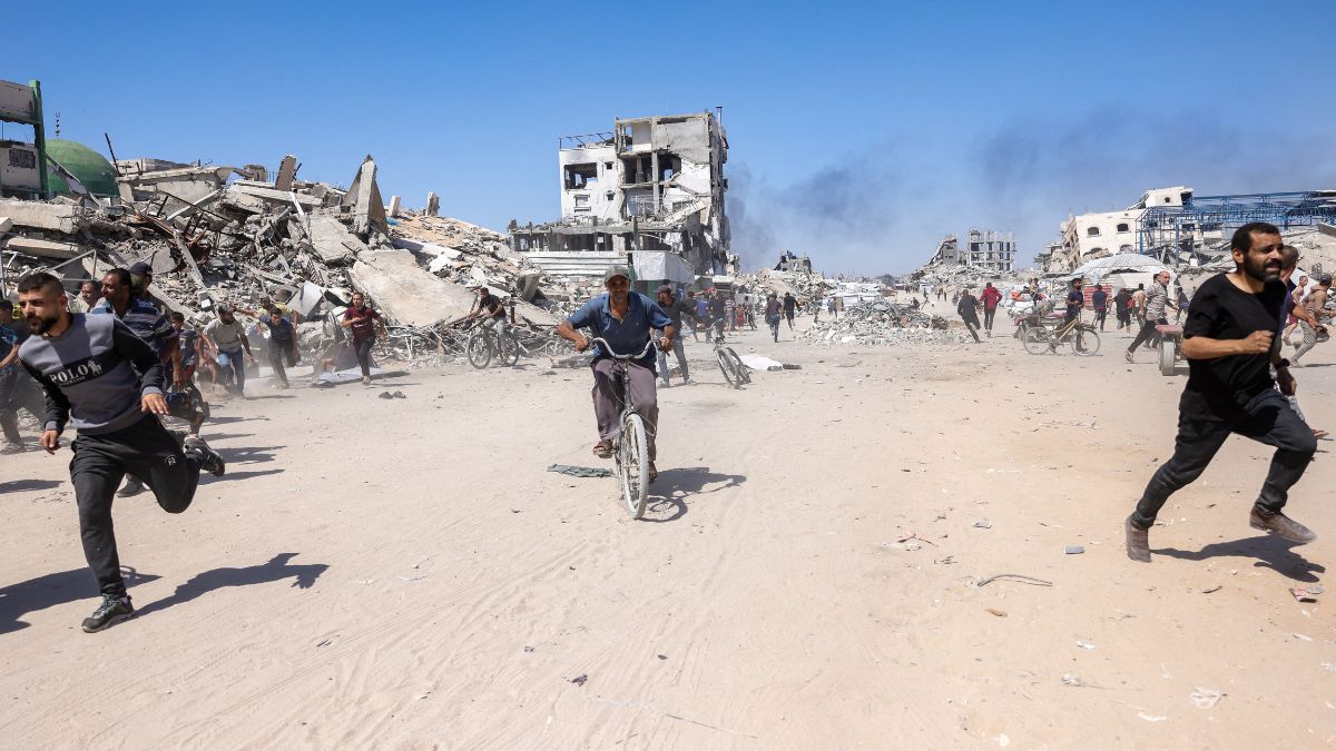 Palestinians accuse Israeli troops of using civilians as human shields in Gaza Palestinians accuse Israeli troops of using civilians as human shields in Gaza