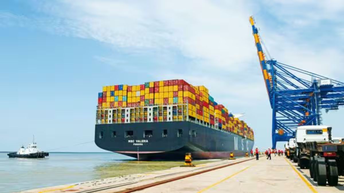 Global trade faces disruption: Congestion, tariffs, and Red Sea risks