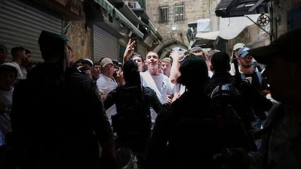Israeli nationalists march in Jerusalem, chant anti-Arab slogans, storm UN compound