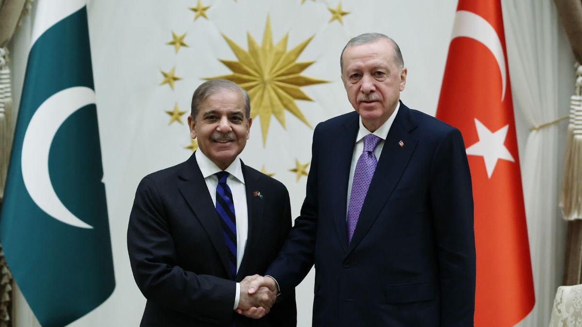 Pakistan Prime Minister Shehbaz Sharid and Turkey's President Recep Tayyip Erdogan hold a bilateral meeting in Ankara, Turkey on April 22, 2025. Image/Embassy of Pakistan in Ankara Pakistan Prime Minister Shehbaz Sharid and Turkey's President Recep Tayyip Erdogan hold a bilateral meeting in Ankara, Turkey on April 22, 2025. Image/Embassy of Pakistan in Ankara