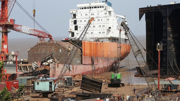 How India’s shipbreaking industry is ceding ground to its rivals