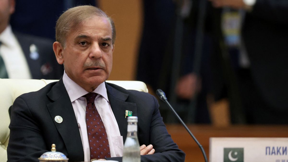 The IMF is set to meet today to consider Pakistan’s staff-level agreement for a $1.3 billion loan under a climate resilience programme. Reuters/File Photo
The IMF is set to meet today to consider Pakistan’s staff-level agreement for a $1.3 billion loan under a climate resilience programme. Reuters/File Photo