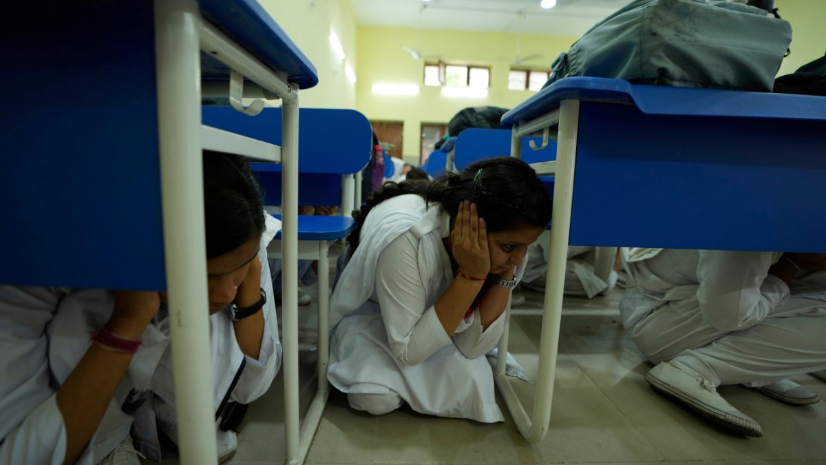 J&K: Schools in non-border districts reopen but education institutions in Jammu, Rajouri, Poonch remain shut J&K: Schools in non-border districts reopen but education institutions in Jammu, Rajouri, Poonch remain shut