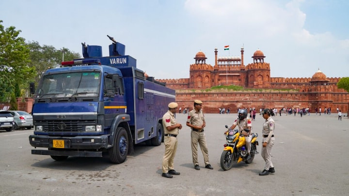 India-Pakistan LIVE Updates: Over 100 flights cancelled at Delhi airport, civil defence tests air raid sirens