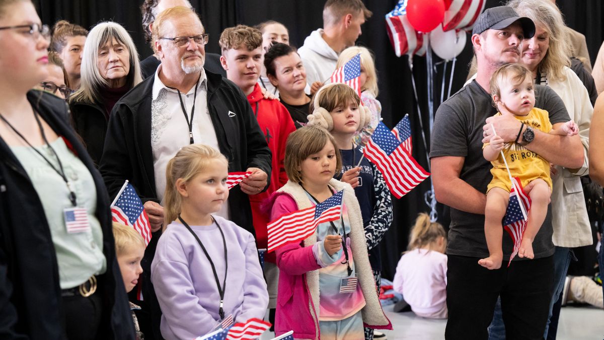 'Welcome to the land of the free': First batch of white South Africans arrive in US as refugees 'Welcome to the land of the free': First batch of white South Africans arrive in US as refugees
