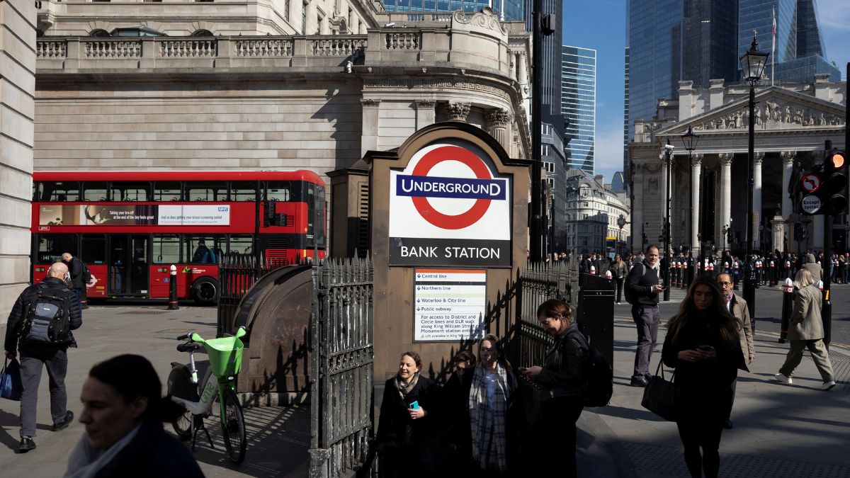 Why are people leaving the UK? 513,000 exited in 2024: Hint, it's about money Why are people leaving the UK? 513,000 exited in 2024: Hint, it's about money