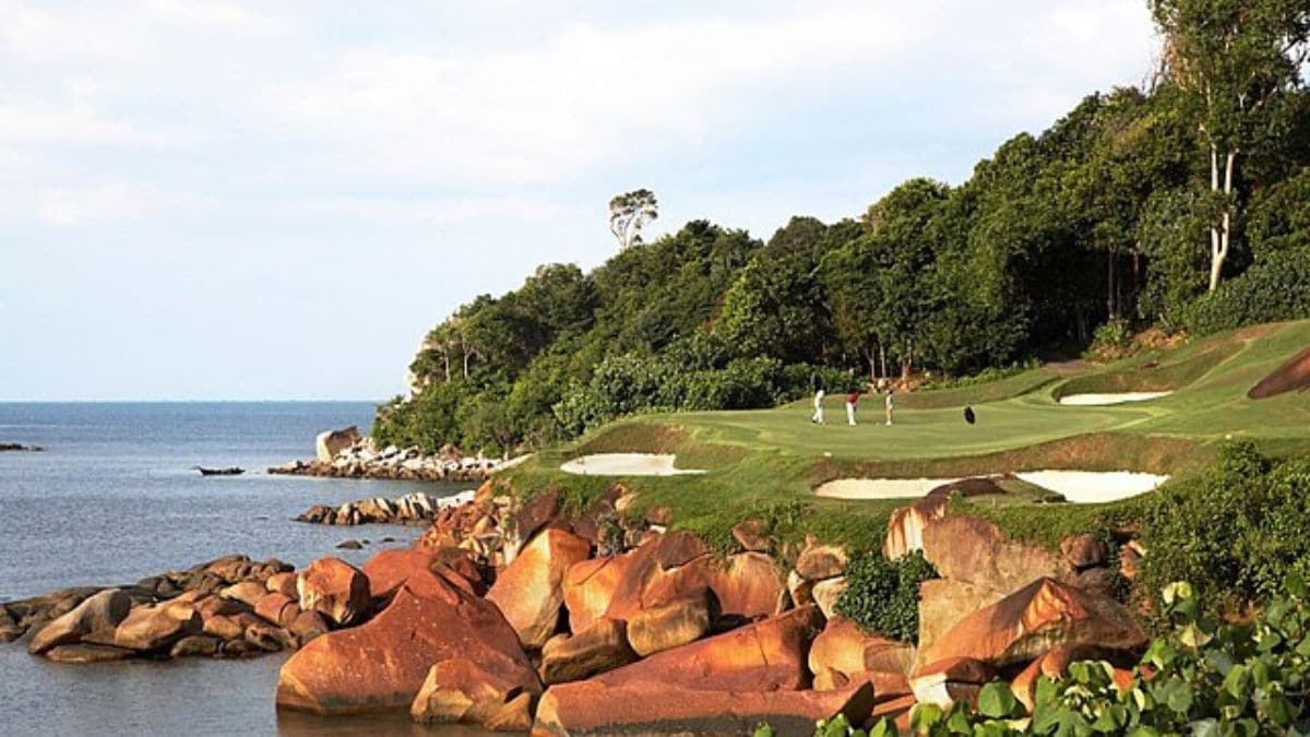 New battle brews against Beijing: Singapore, Indonesian holiday islands protest China’s alumina push -- taking