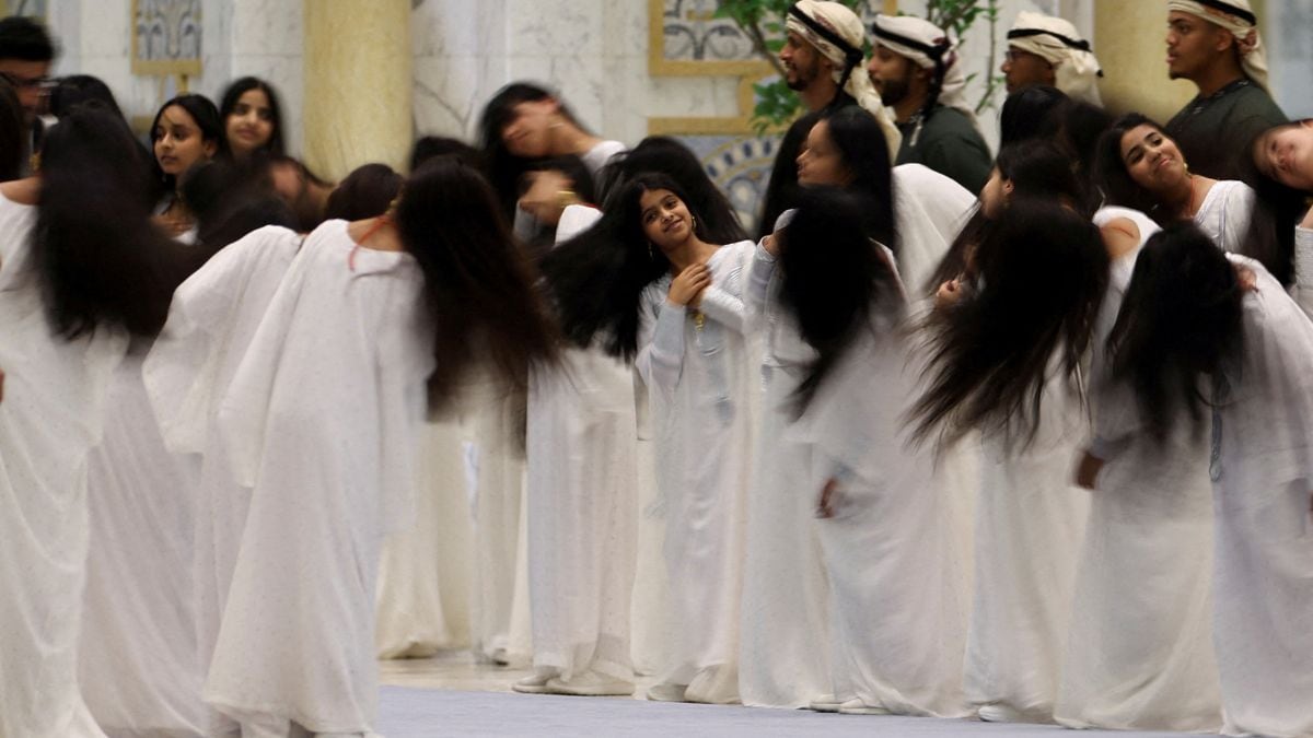 What is Al-Ayyala, the hair-flipping welcome that Donald Trump received in UAE?
