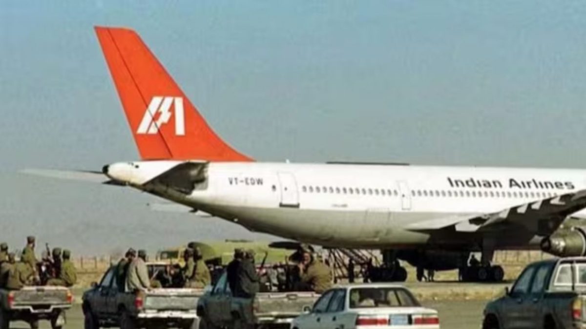 When terrorists hijacked Delhi-Mumbai plane and India forced Pakistan Army to do the rescue act When terrorists hijacked Delhi-Mumbai plane and India forced Pakistan Army to do the rescue act