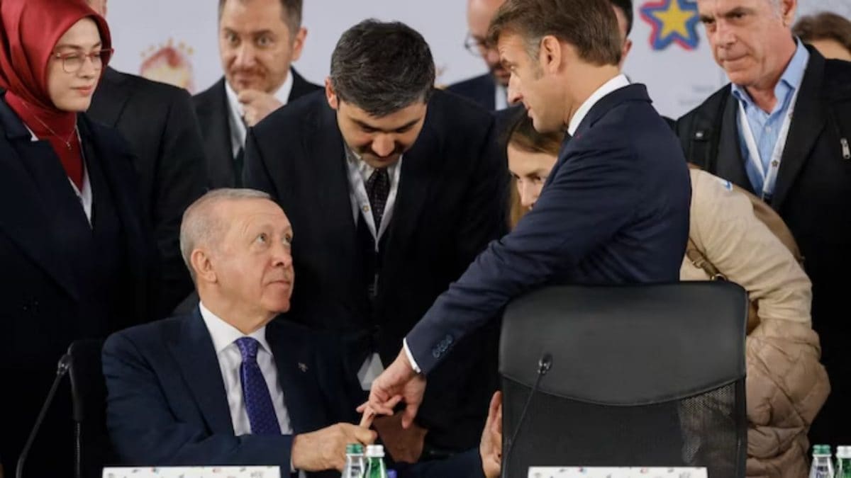 Watch: Turkey’s power play? Erdogan seizes spotlight with Macron’s finger