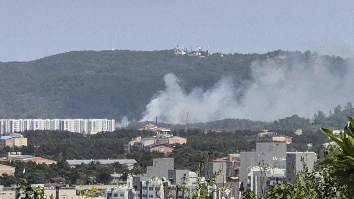 South Korean Navy plane crashes with four people on board, probe launched