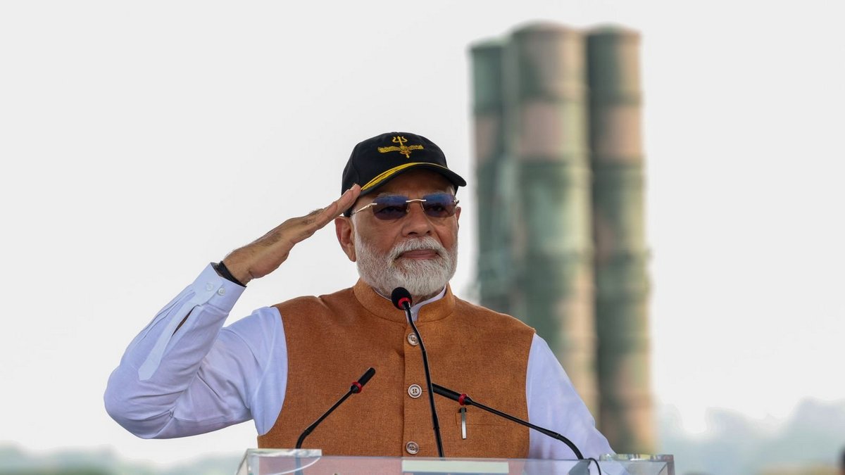 Decoding the strong message in PM Modi's Adampur airbase visit Decoding the strong message in PM Modi's Adampur airbase visit