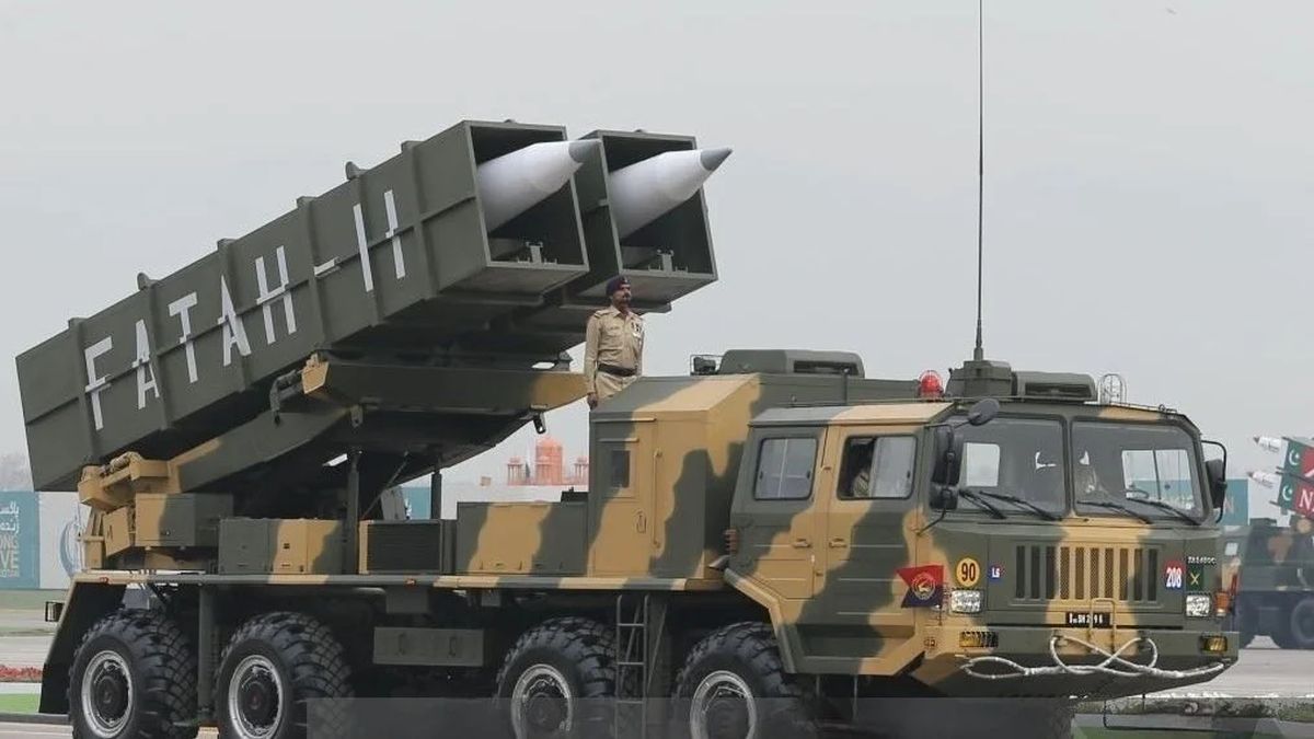 India Intercepts Pakistani Fatah-II Missile Aimed 400-km at Delhi Amid Escalating Tensions 2 Pakistan fires Fatah-II ballistic missile at India: What are these deadly weapons? Does India have them?