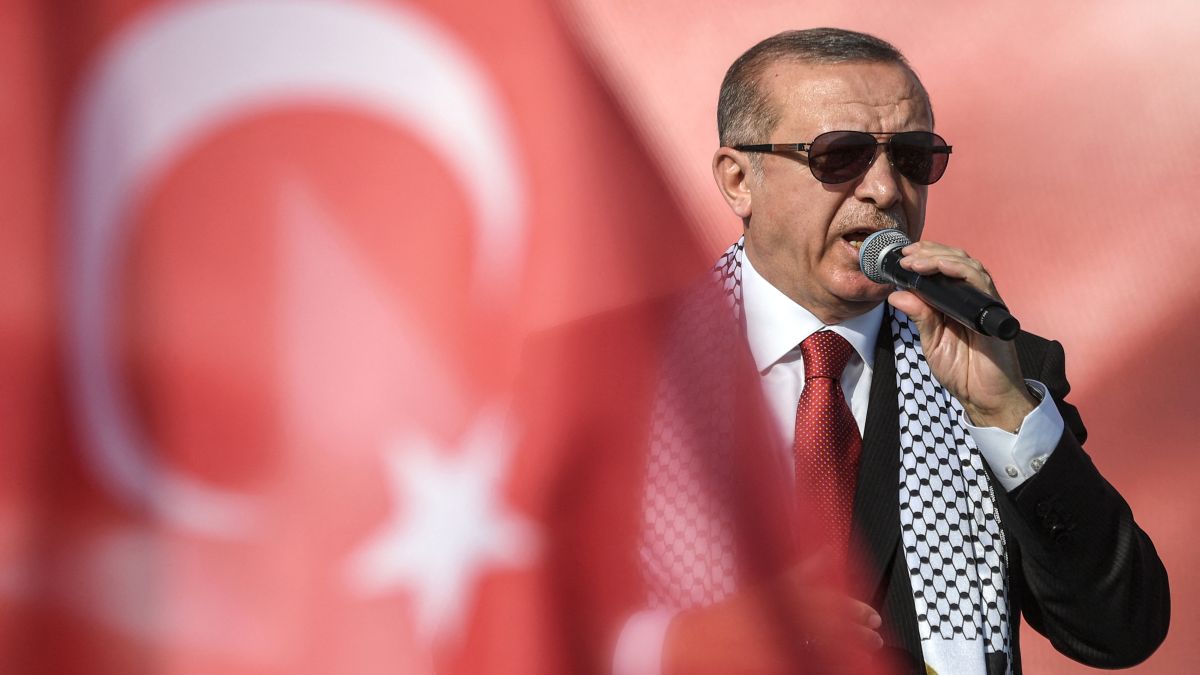 After crushing opposition, Erdogan set to rewrite constitution to stay in power After crushing opposition, Erdogan set to rewrite constitution to stay in power