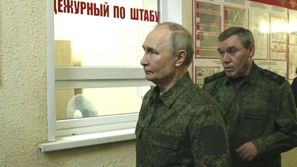 Putin visits Kursk region for first time since ejecting Ukrainian forces
