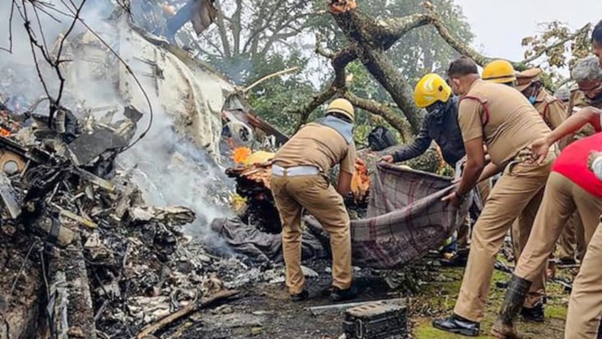 Uttarakhand: 7 killed as helicopter carrying Kedarnath pilgrims crashes Uttarakhand: 7 killed as helicopter carrying Kedarnath pilgrims crashes