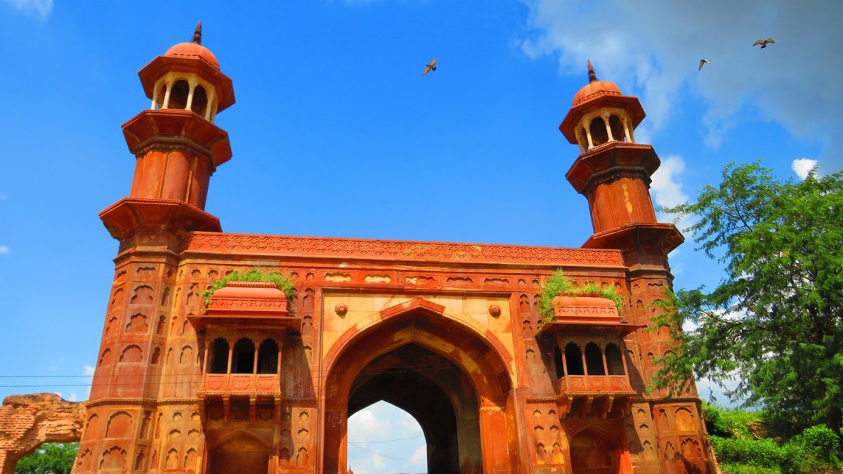 Grand entrance gateway to the Jajau Sarai Grand entrance gateway to the Jajau Sarai