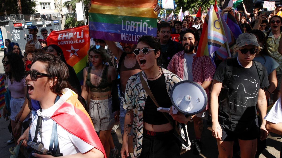 Over 30 detained in Istanbul as police disrupt banned Pride March