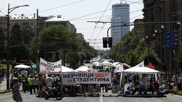 Anti-government protests continue in Serbia's Belgrade as students call for early vote