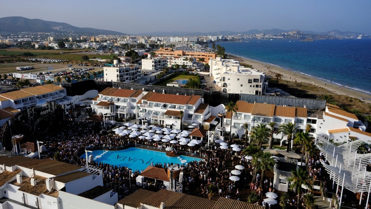 Booking.com deletes 4,000+ listings amid Spain’s rental crackdown