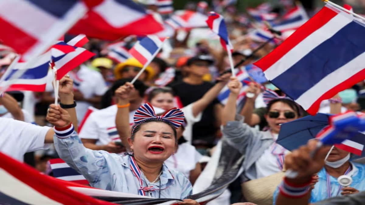 Thousands gather in Bangkok to demand resignation of Thai PM over leaked phone call scandal