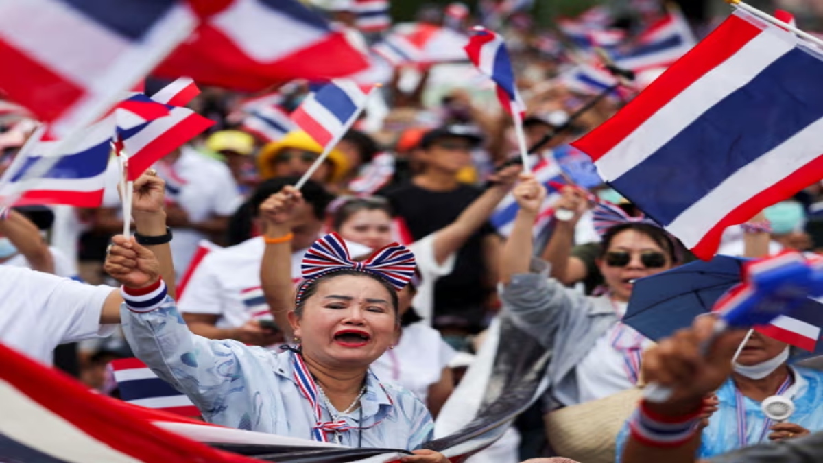 Thousands gather in Bangkok to demand resignation of Thai PM over leaked phone call scandal Thousands gather in Bangkok to demand resignation of Thai PM over leaked phone call scandal