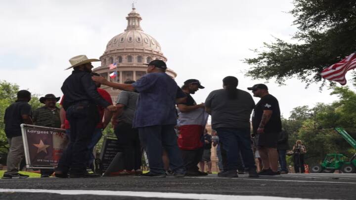 Texas: Police arrest suspect after lawmakers receive threats prompting state Capitol's evacuation Texas: Police arrest suspect after lawmakers receive threats prompting state Capitol's evacuation
