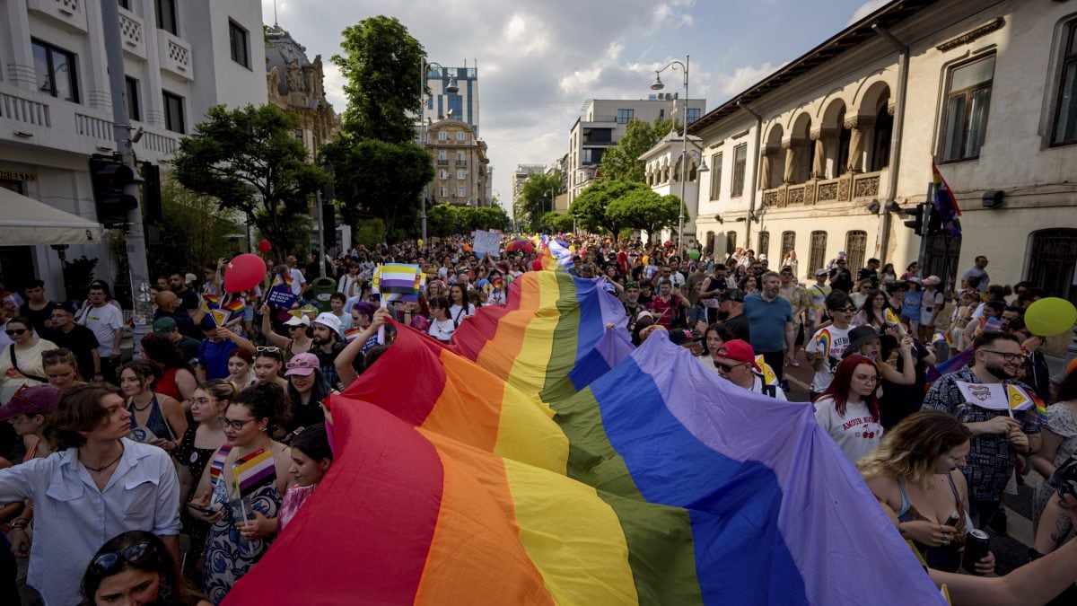 Romania’s Bucharest pride march marks 20 years amid surge in anti-LGBTQ+ sentiment