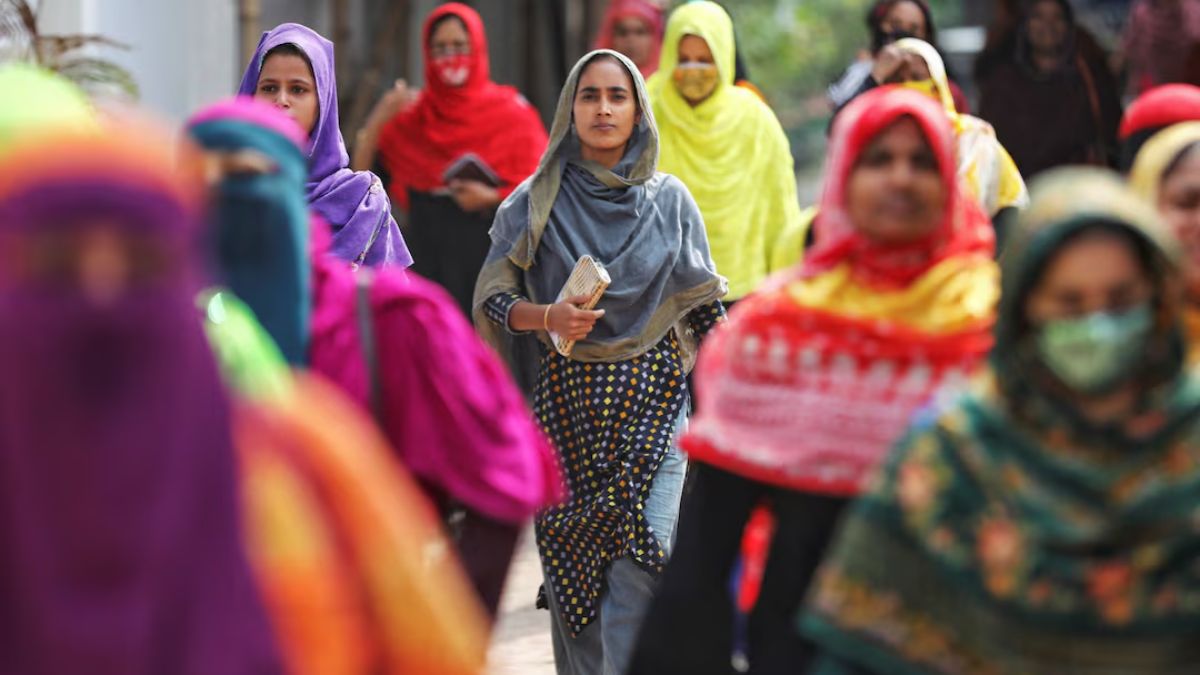 Garment workers come out of a factory during lunch hours at the Ashulia area, outskirts of Dhaka, Bangladesh. Reuters Garment workers come out of a factory during lunch hours at the Ashulia area, outskirts of Dhaka, Bangladesh. Reuters